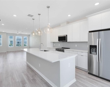 8472 Sperry Street - Photo Thumbnail 7
