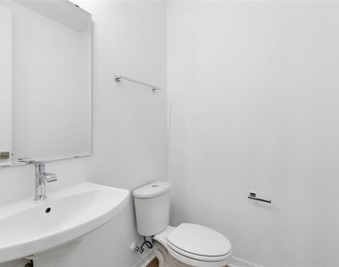 8472 Sperry Street - Photo Thumbnail 12