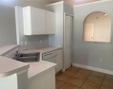 12949 Odyssey Lake Way - Photo Thumbnail 4