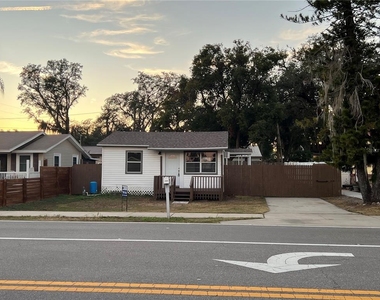 1658 Hempel Avenue - Photo Thumbnail 8