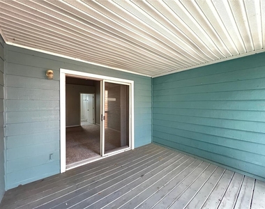 8710 Rain Forest Place - Photo Thumbnail 15