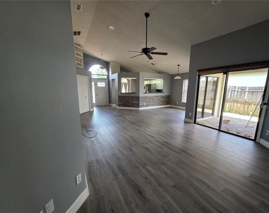 2371 Piedmont Lakes Boulevard - Photo Thumbnail 4