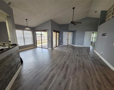2371 Piedmont Lakes Boulevard - Photo Thumbnail 3