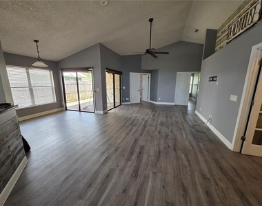 2371 Piedmont Lakes Boulevard - Photo Thumbnail 8