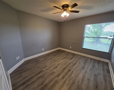 2371 Piedmont Lakes Boulevard - Photo Thumbnail 35