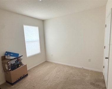 2916 Sunridge Loop - Photo Thumbnail 10