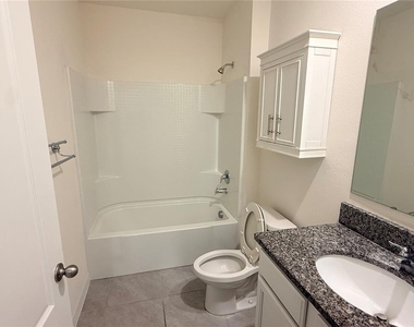 2916 Sunridge Loop - Photo Thumbnail 11