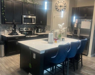 815 Ofanto Way - Photo Thumbnail 4