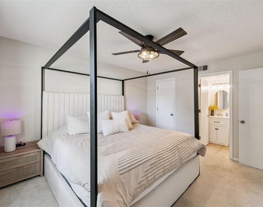 2258 Coach House Boulevard - Photo Thumbnail 16