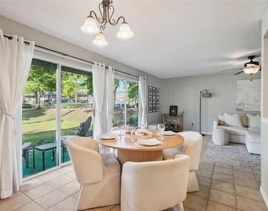 2258 Coach House Boulevard - Photo Thumbnail 9