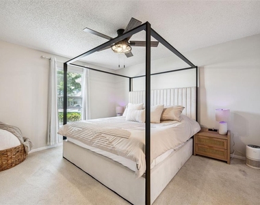 2258 Coach House Boulevard - Photo Thumbnail 15