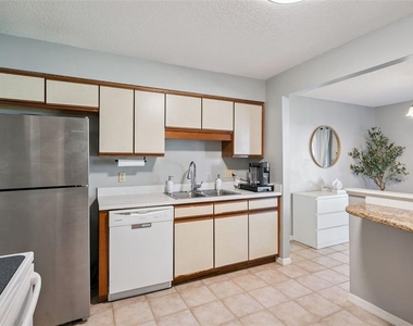2258 Coach House Boulevard - Photo Thumbnail 10