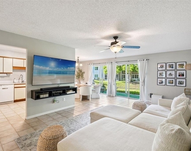 2258 Coach House Boulevard - Photo Thumbnail 2
