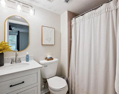 2258 Coach House Boulevard - Photo Thumbnail 17