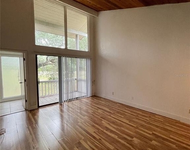 3318 Camelot Drive - Photo Thumbnail 15
