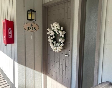 3318 Camelot Drive - Photo Thumbnail 22