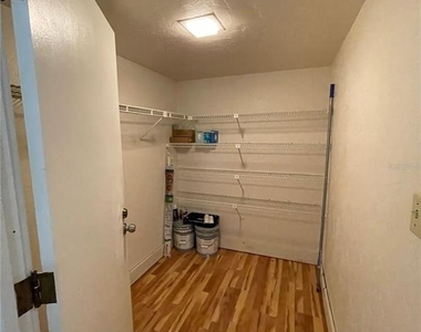 3318 Camelot Drive - Photo Thumbnail 17