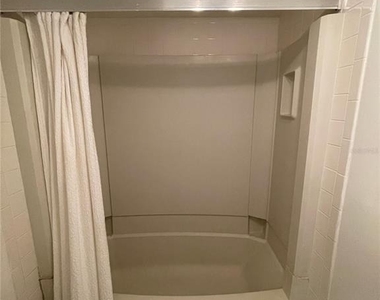 3318 Camelot Drive - Photo Thumbnail 12