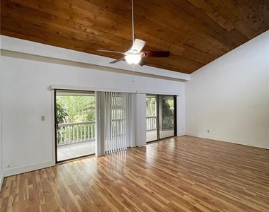3318 Camelot Drive - Photo Thumbnail 2