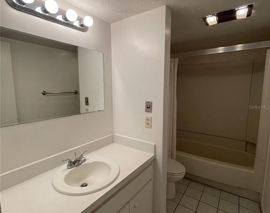 3318 Camelot Drive - Photo Thumbnail 13