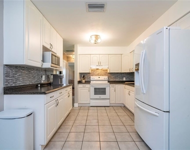196 Nw 100th Avenue - Photo Thumbnail 14