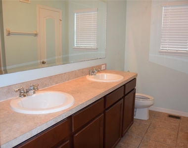 1516 Scarlet Oak Loop - Photo Thumbnail 11