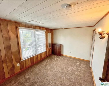 1022 S 10th Street - Photo Thumbnail 11