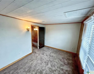 1022 S 10th Street - Photo Thumbnail 12