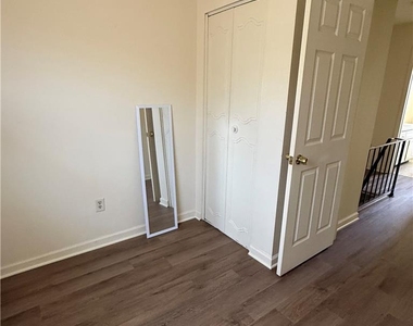 225 N 8th - Photo Thumbnail 9