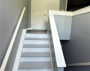 220 7th Street - Photo Thumbnail 4