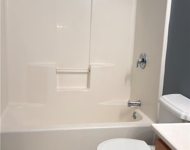 220 7th Street - Photo Thumbnail 24