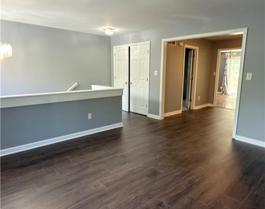 220 7th Street - Photo Thumbnail 5