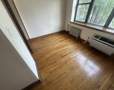 East 36th Street - Photo Thumbnail 4