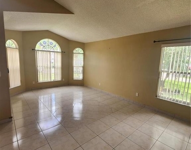 2483 Shelby Circle - Photo Thumbnail 3