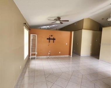 2483 Shelby Circle - Photo Thumbnail 5
