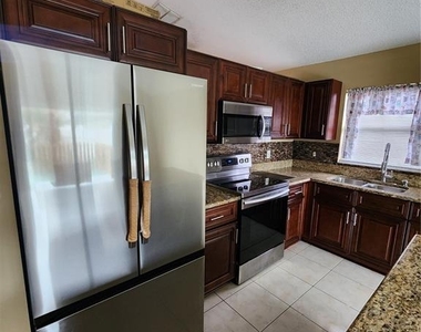 2483 Shelby Circle - Photo Thumbnail 9