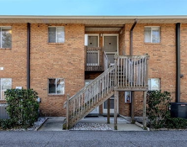 217 Airport Avenue W - Photo Thumbnail 3