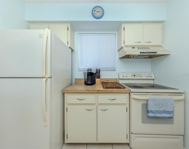 217 Airport Avenue W - Photo Thumbnail 18