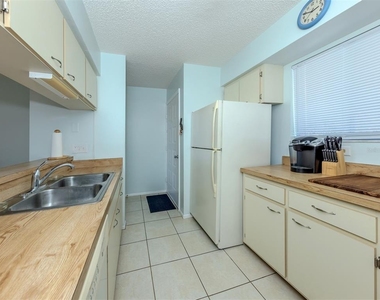 217 Airport Avenue W - Photo Thumbnail 19