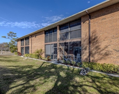 217 Airport Avenue W - Photo Thumbnail 2