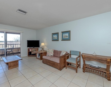 217 Airport Avenue W - Photo Thumbnail 10