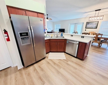 6868 Bordeaux Boulevard - Photo Thumbnail 10