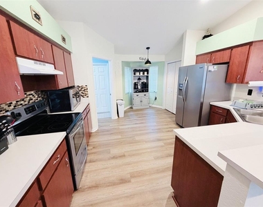 6868 Bordeaux Boulevard - Photo Thumbnail 9