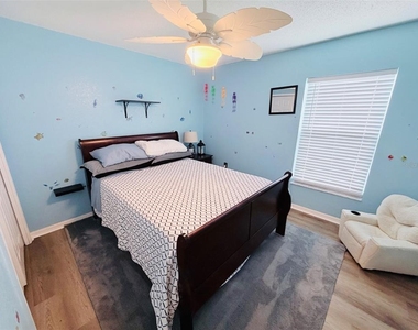 6868 Bordeaux Boulevard - Photo Thumbnail 5