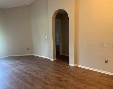 515 Scarlet Maple Court - Photo Thumbnail 4