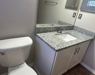 515 Scarlet Maple Court - Photo Thumbnail 7