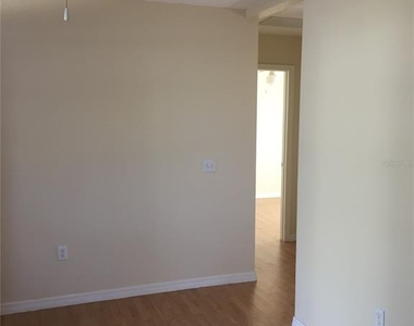 2417 Golfview Street - Photo Thumbnail 4