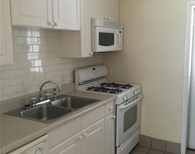2417 Golfview Street - Photo Thumbnail 1