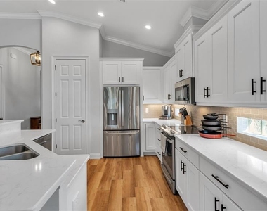 7766 Lake James Boulevard - Photo Thumbnail 18