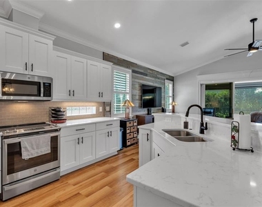 7766 Lake James Boulevard - Photo Thumbnail 14